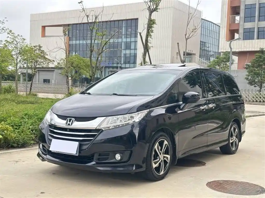 Honda Odyssey 2016 — фото 1