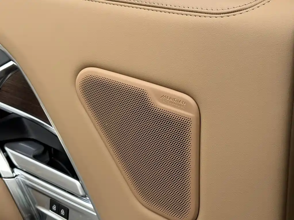 Land Rover Range Rover 2024 — фото 17