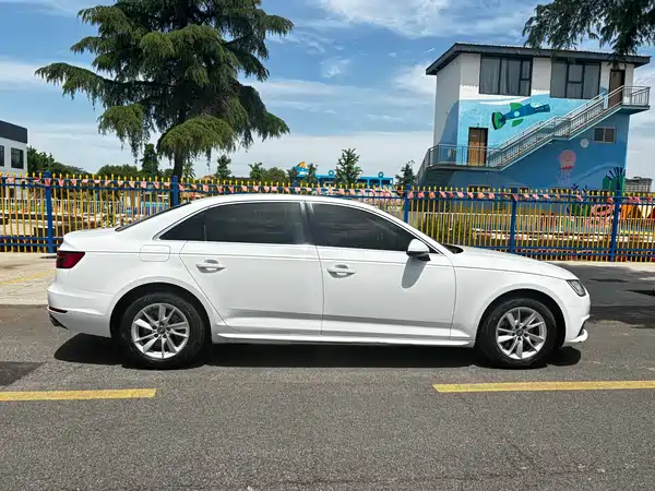 Audi A4L 2017
