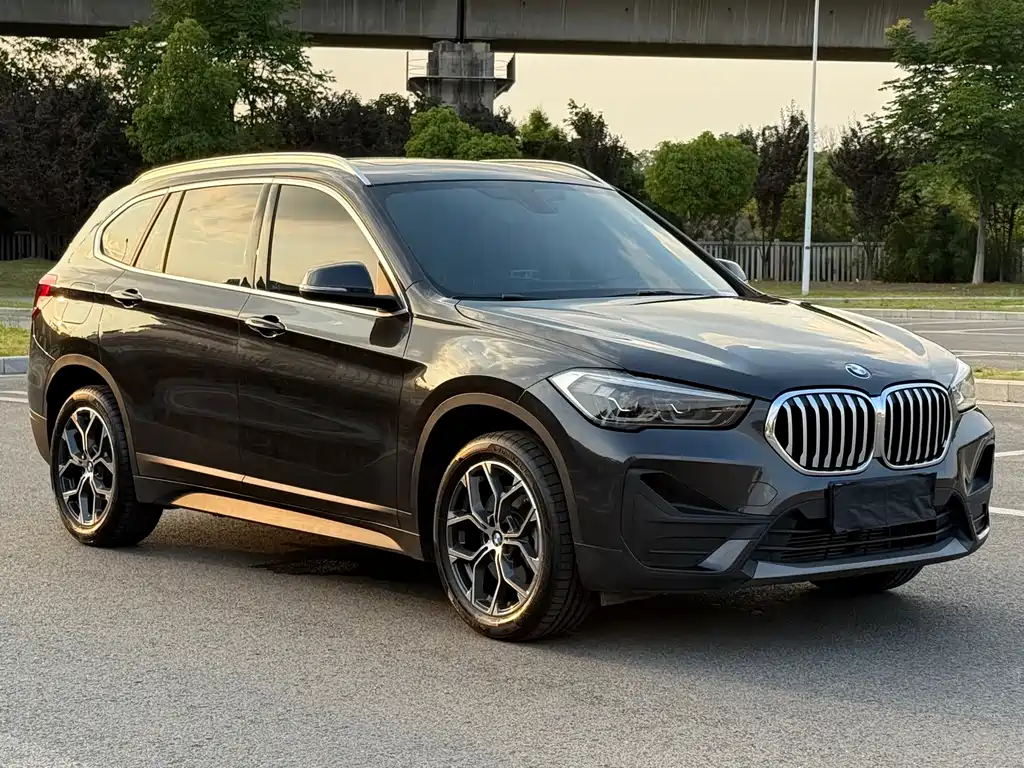 BMW X1 2022 — фото 3