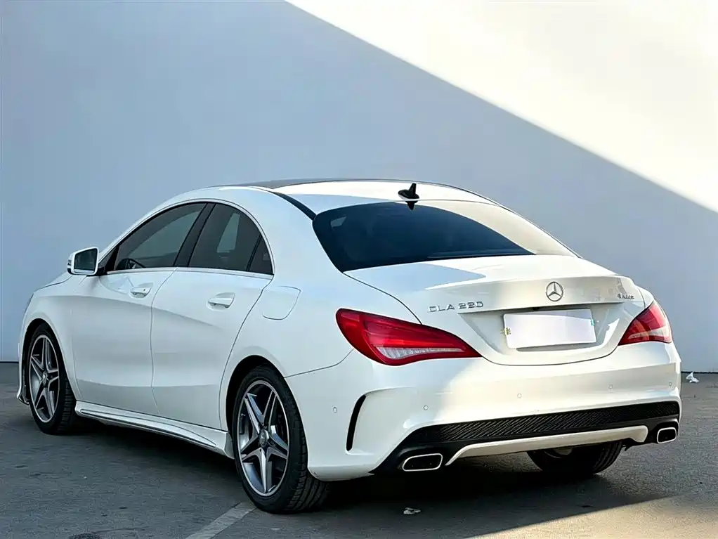 Mercedes-Benz CLA 2015