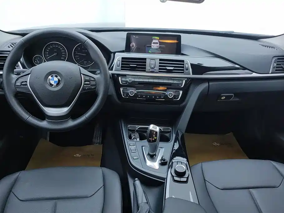 BMW 3 Series 2016 — фото 12