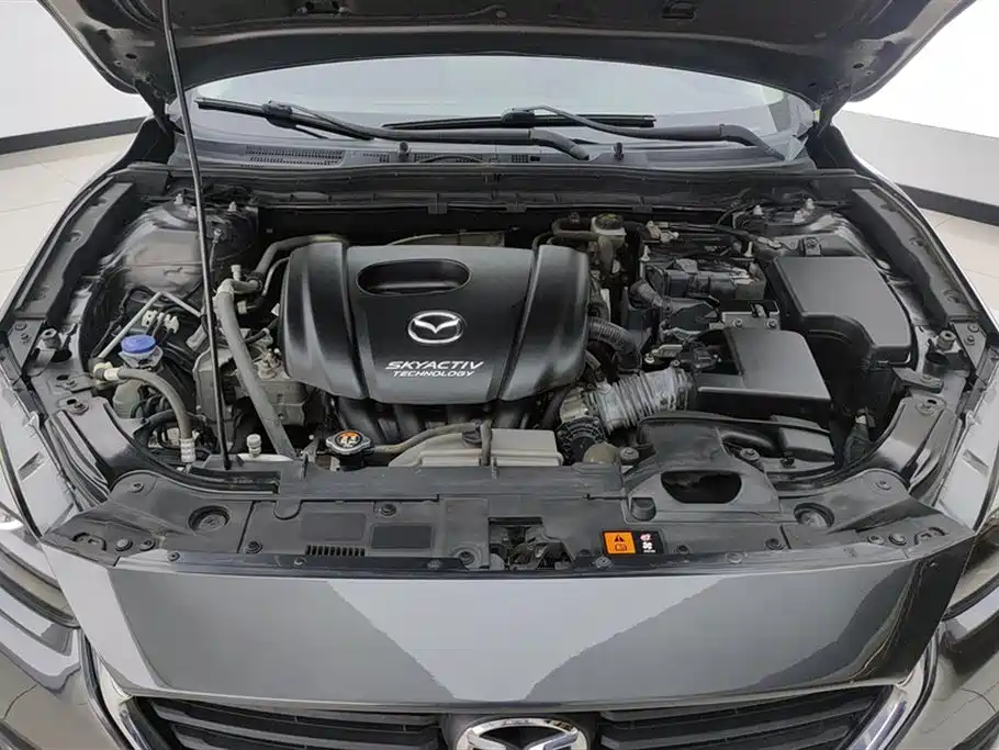 Mazda 3 Axela 2018 — фото 10