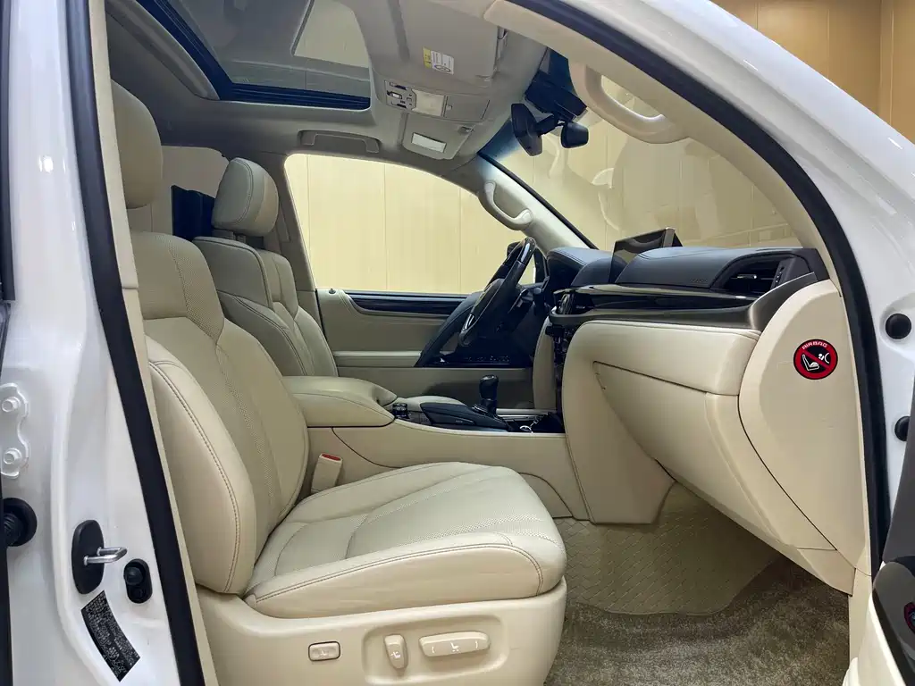 Lexus LX 2017