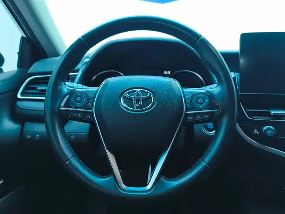 Toyota Camry 2021 — фото 15
