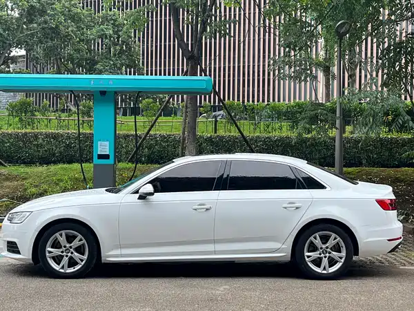 Audi A4L 2017