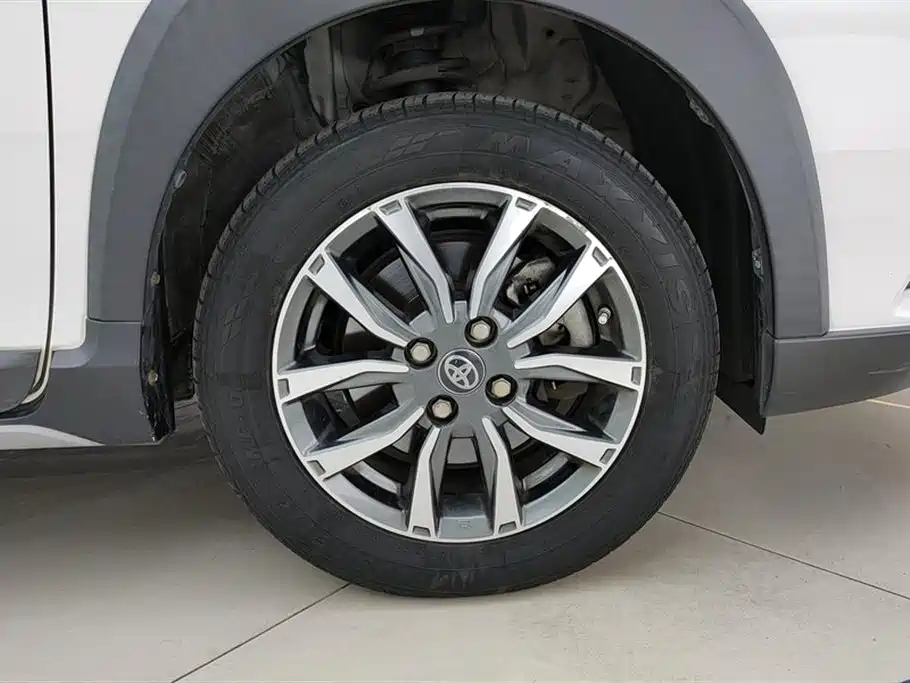 Toyota Yaris L 2021