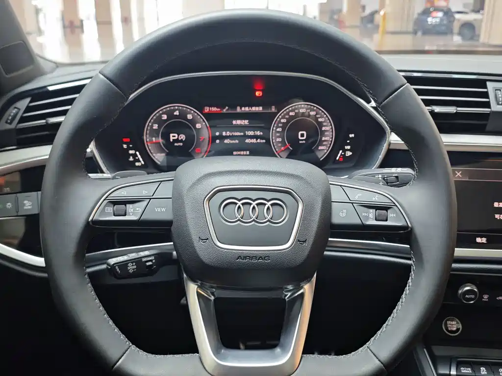 Audi Q3 2025 — фото 16