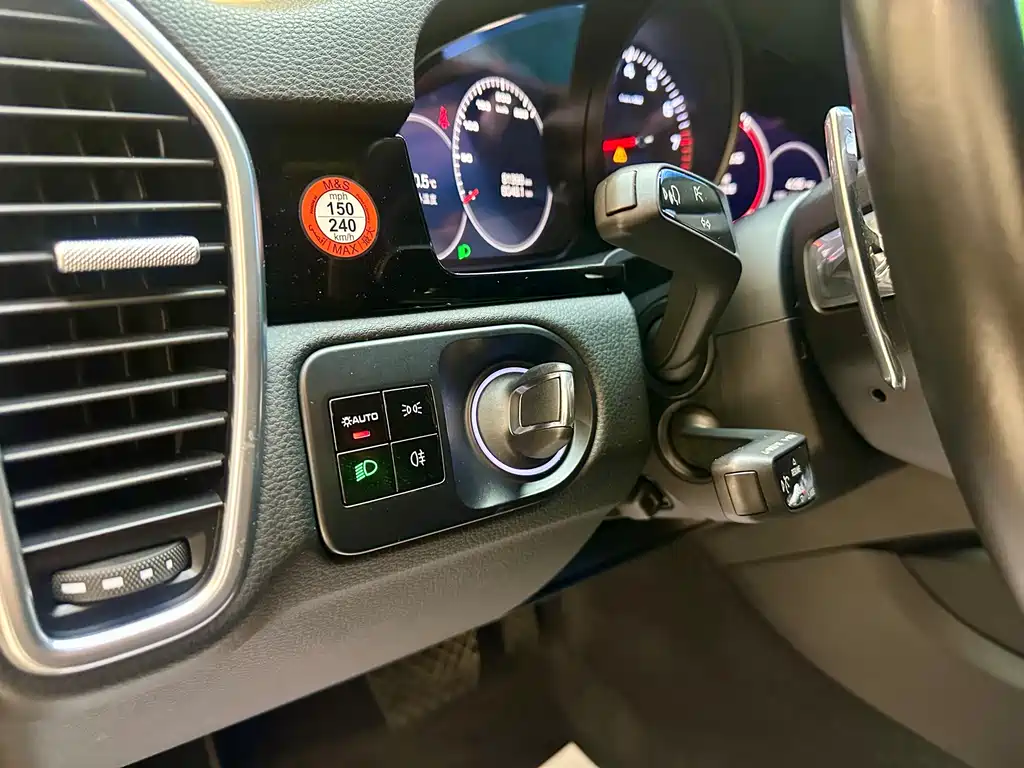 Porsche Cayenne 2018 — фото 13