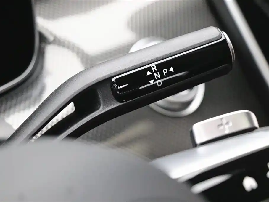 Mercedes-Benz C-Class 2025 — фото 13