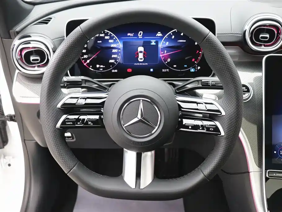 Mercedes-Benz C-Class 2025 — фото 14