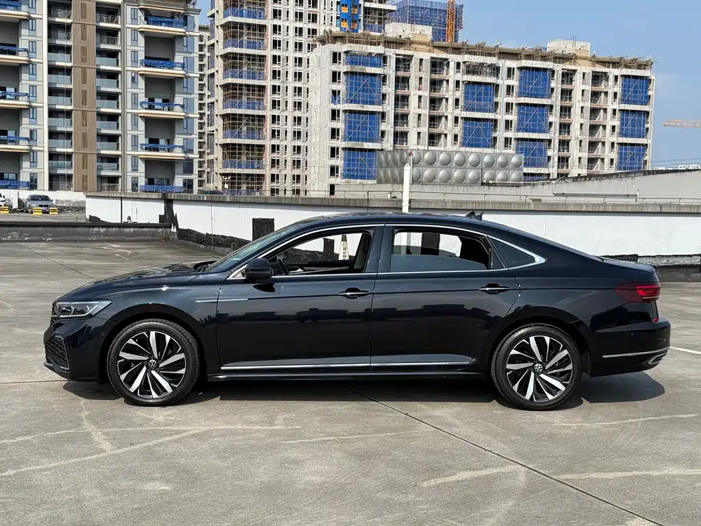 Volkswagen Passat 2021 — фото 6