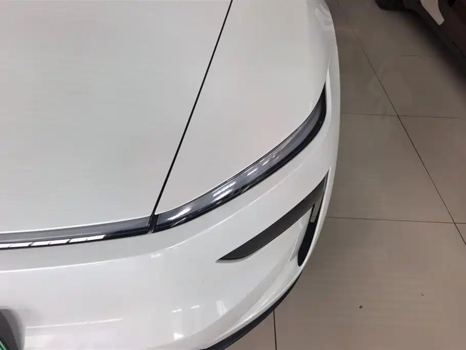 Tesla Model Y 2025 — фото 5