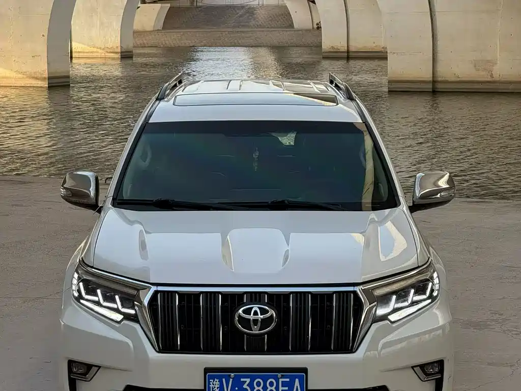 Toyota Prado 2019 — фото 2
