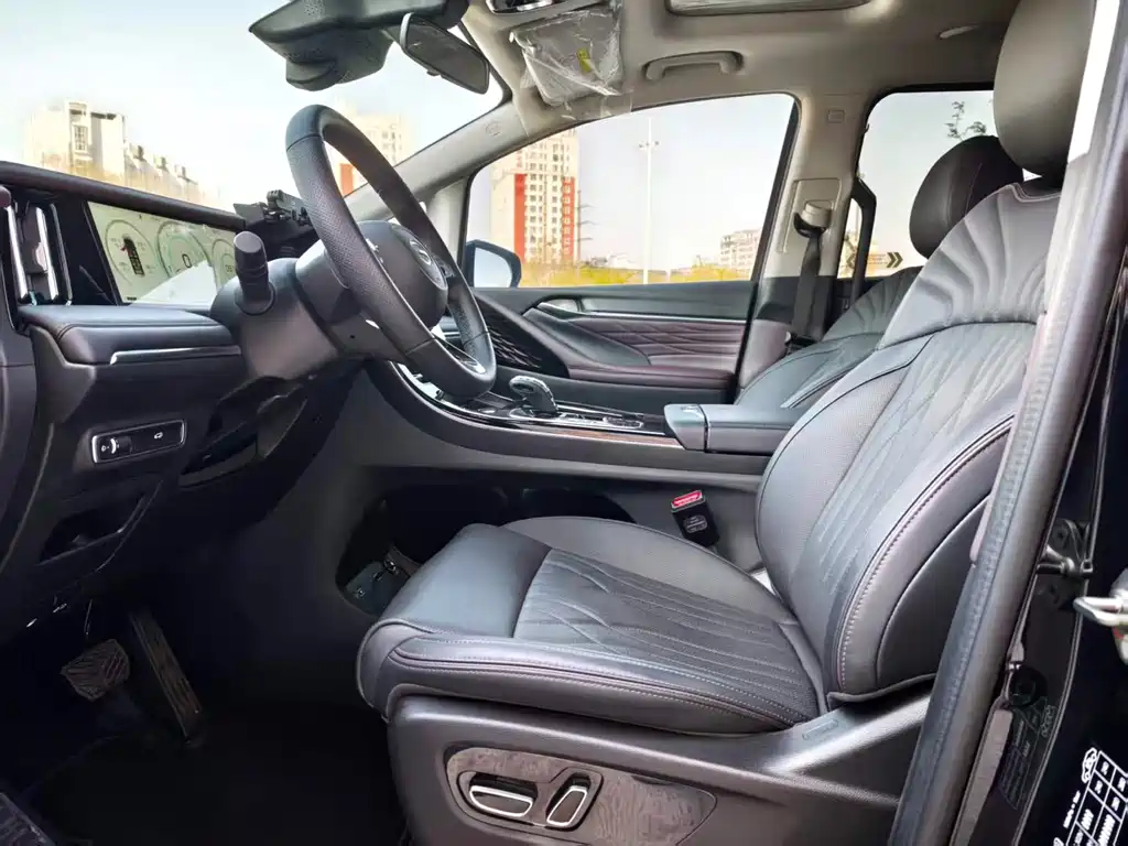 GAC Motor Trumpchi M8 2025 — фото 4