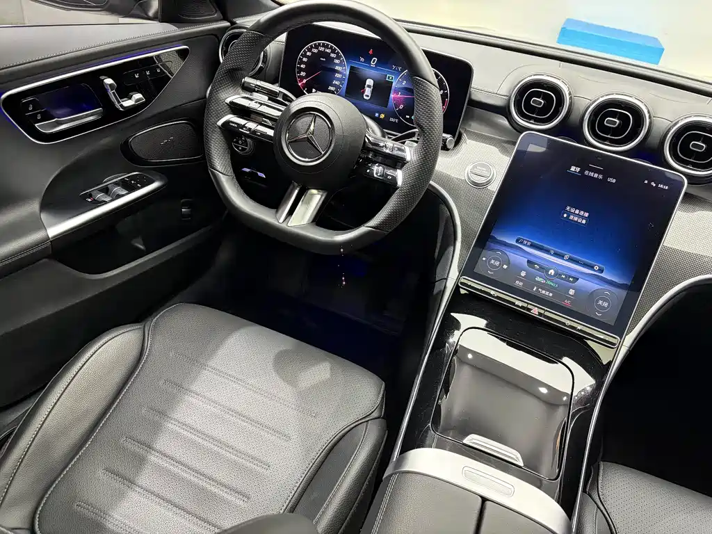 Mercedes-Benz C-Class 2023 — фото 8