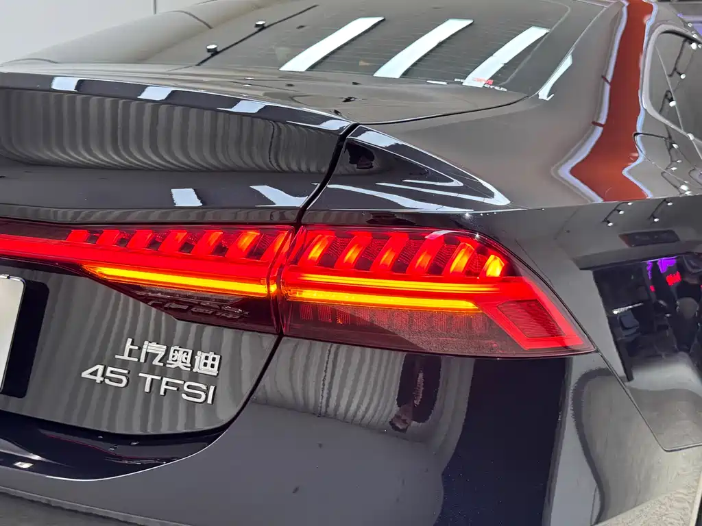 Audi A7L 2023 — фото 42