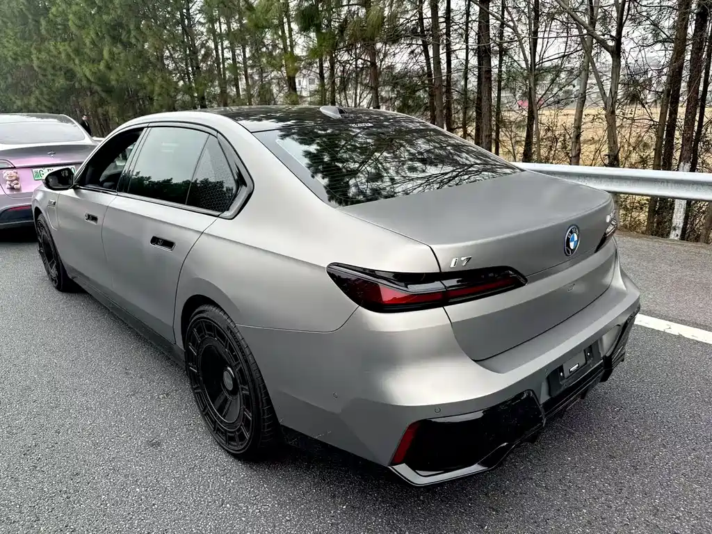 BMW i7 2024 — фото 6