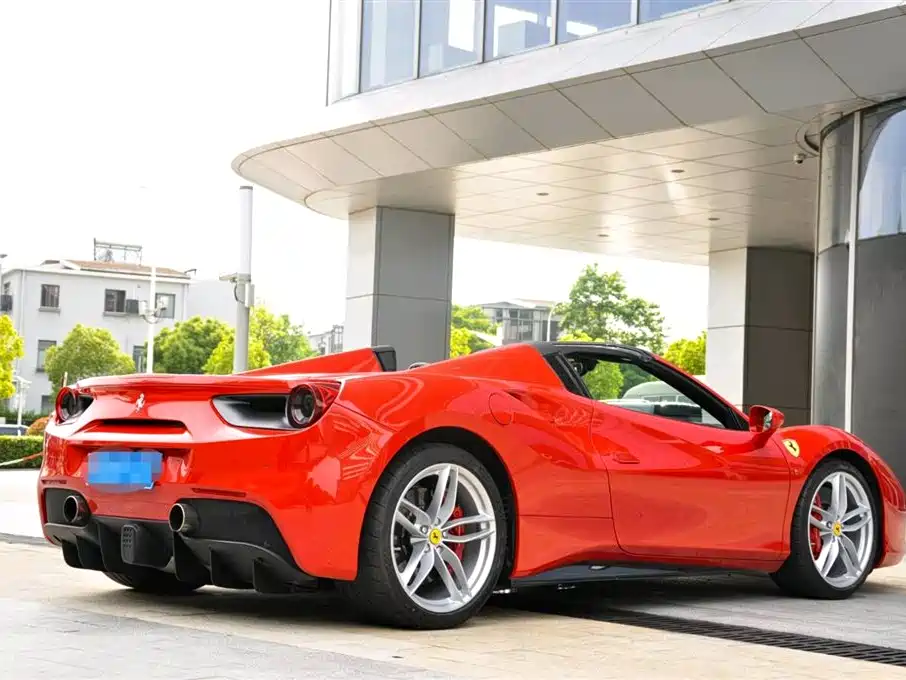 Ferrari 488 2017 — фото 5