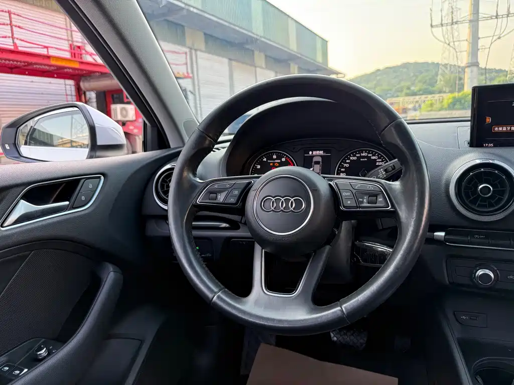 Audi A3 2017 — фото 8