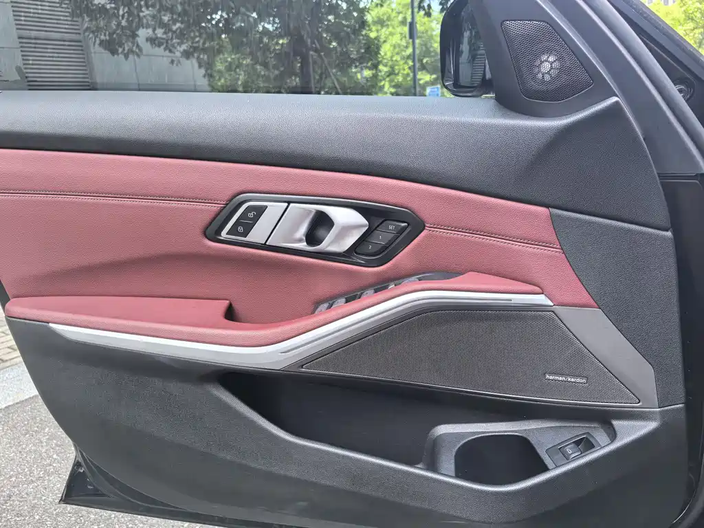 BMW 3 Series 2023