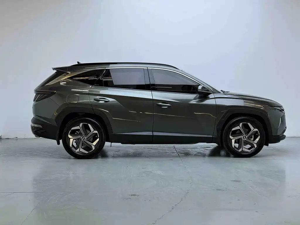 Hyundai Tucson 2023 — фото 19