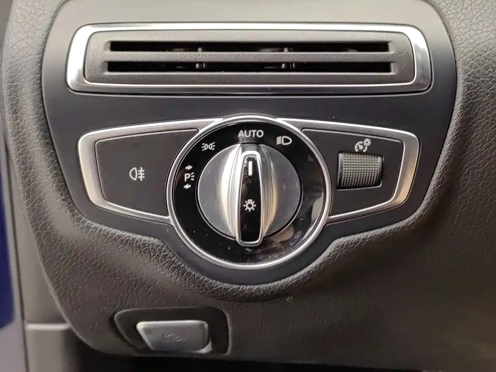 Mercedes-Benz C-Class 2017 — фото 21