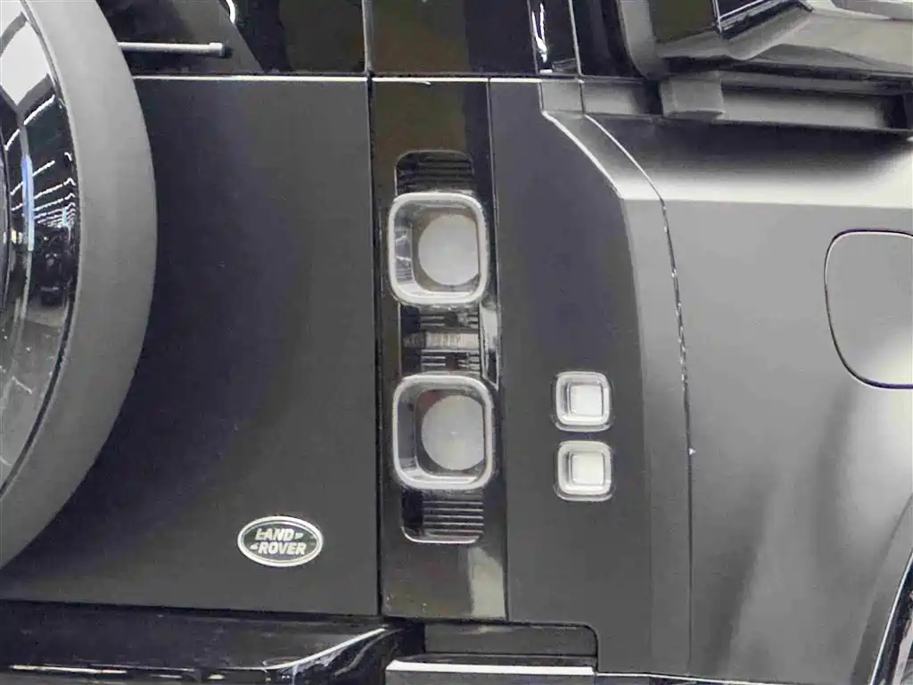 Land Rover Defender 2024 — фото 6