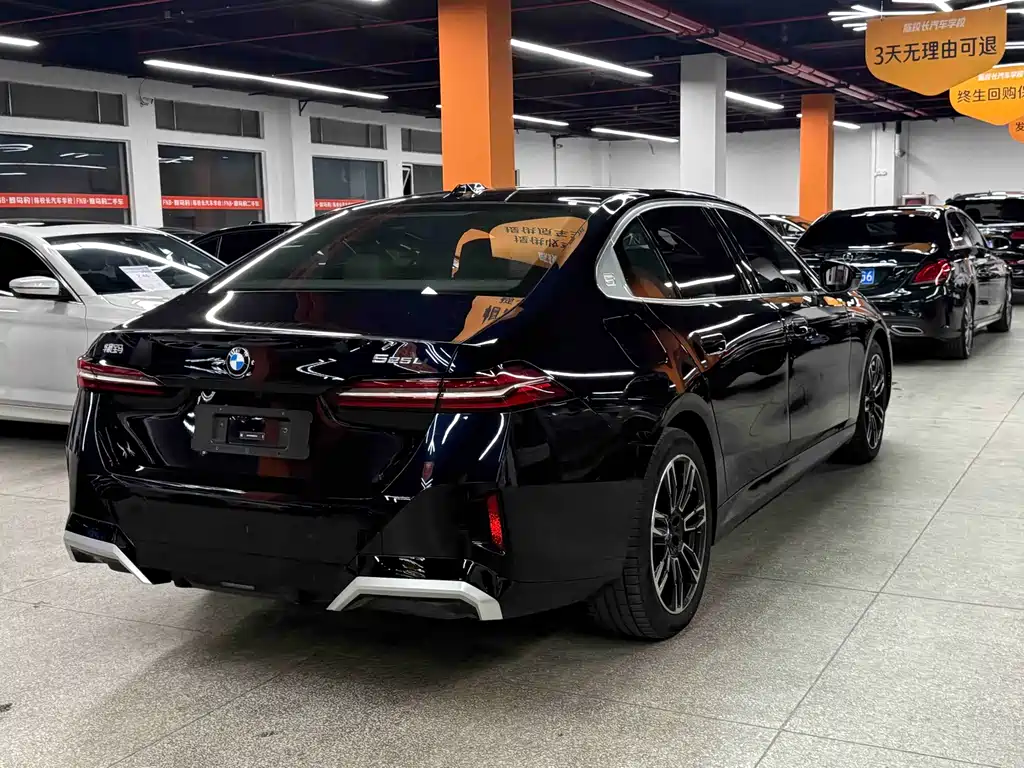 BMW 5 Series 2025