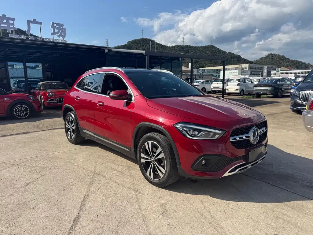Mercedes-Benz GLA 2021 — фото 1