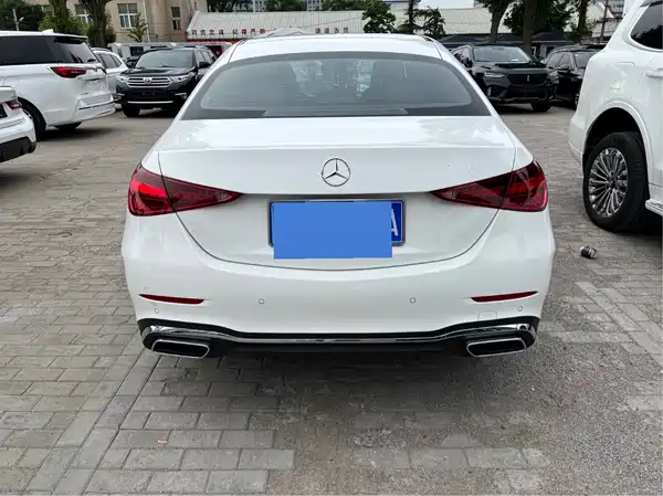 Mercedes-Benz C-Class 2024