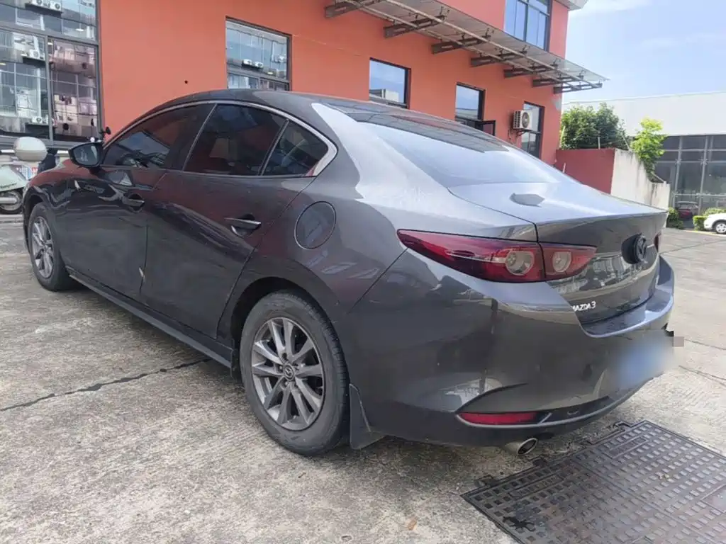 Mazda 3 Axela 2022