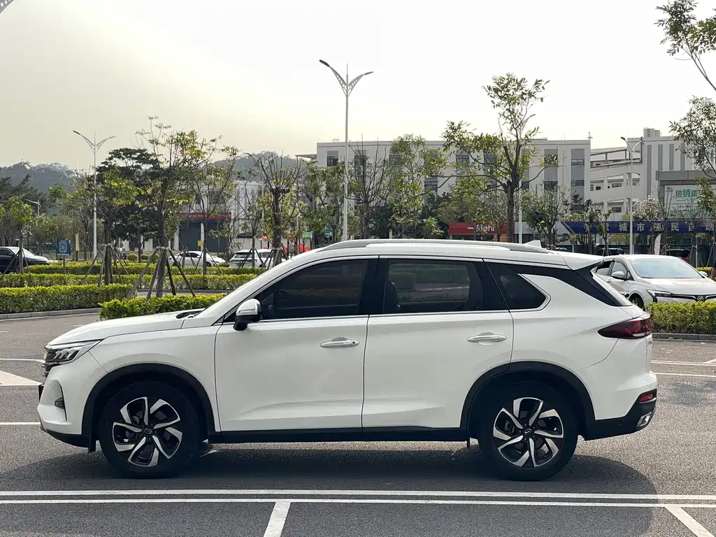 GAC Motor Trumpchi GS5 2019 — фото 12