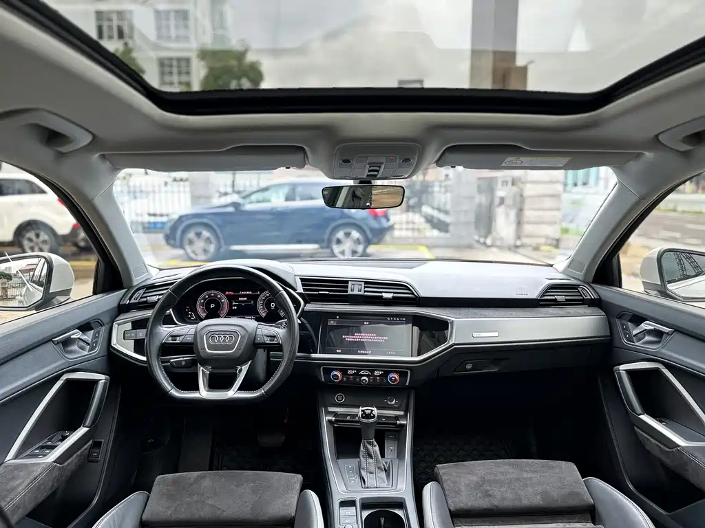 Audi Q3 2022 — фото 14