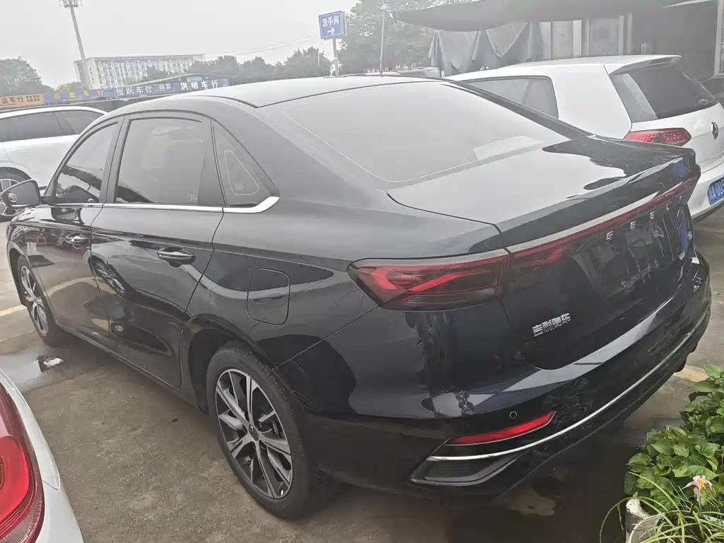 Geely Emgrand 2022 — фото 16