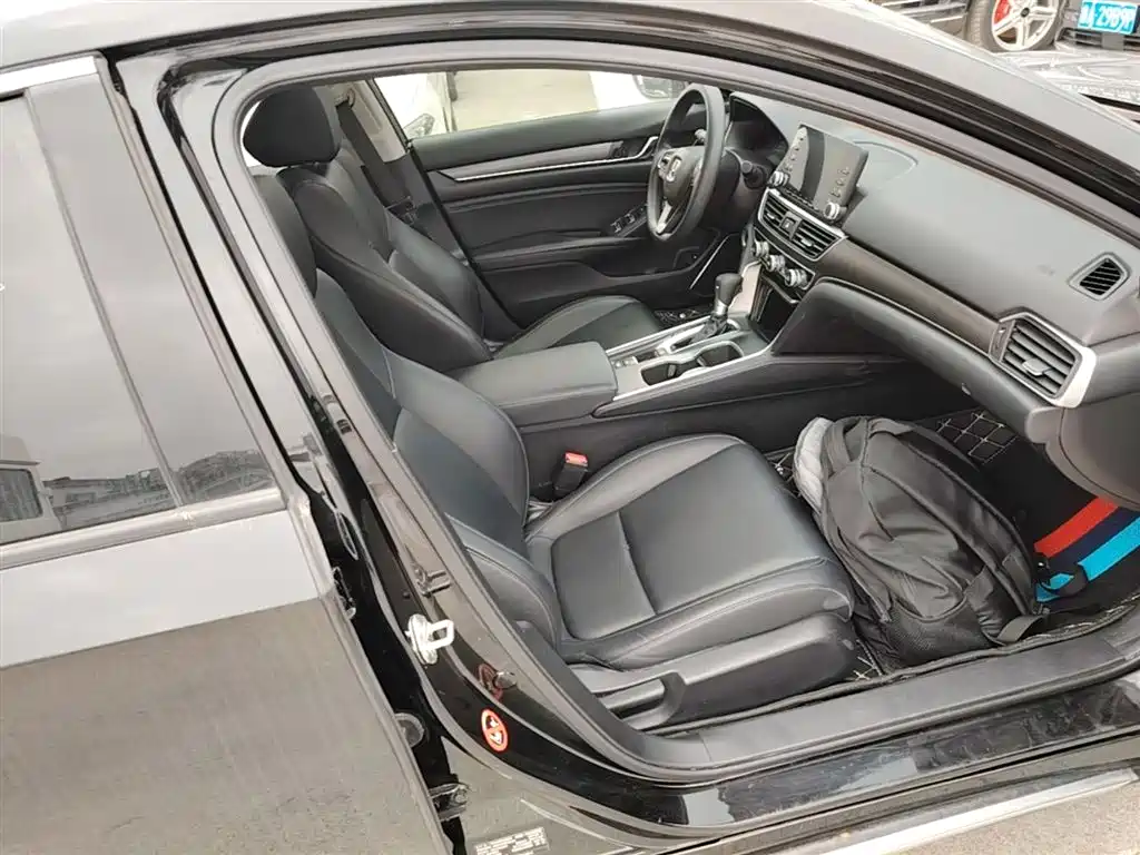 Honda Accord 2019 — фото 25