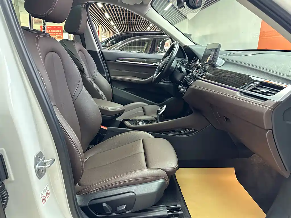 BMW X1 2019 — фото 15