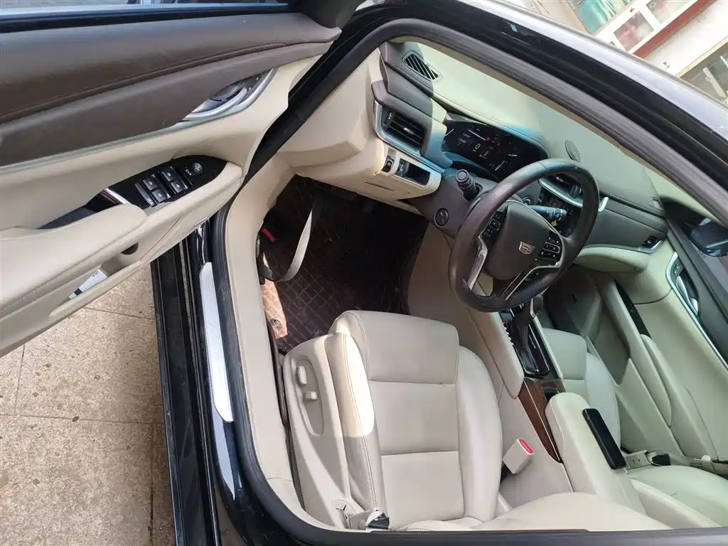 Cadillac XTS 2017 — фото 16