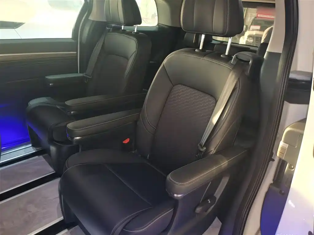GAC Motor Trumpchi M8 2025 — фото 13