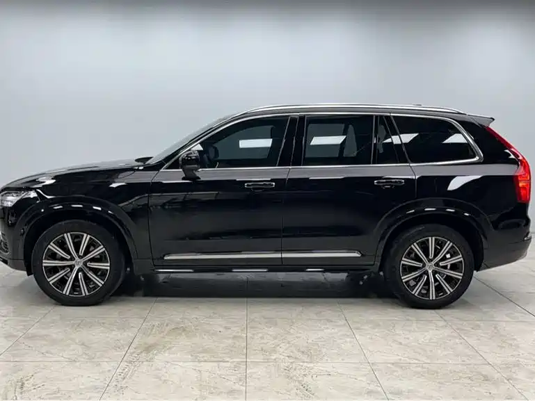 Volvo XC90 2023 — фото 23