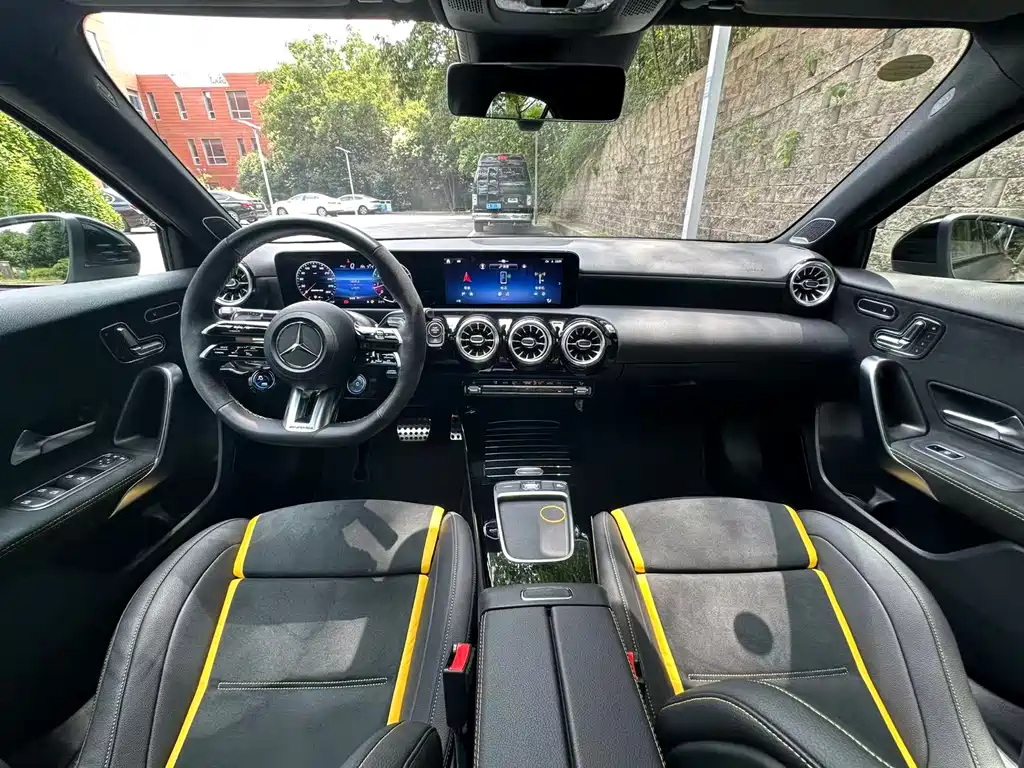 Mercedes-Benz A-Class AMG 2024 — фото 11