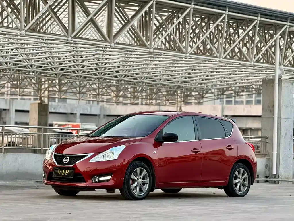 Nissan Tiida 2012
