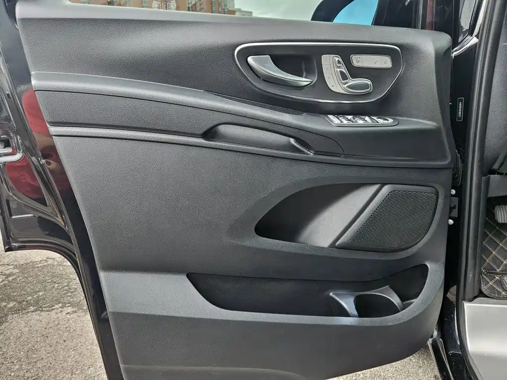 Mercedes-Benz Vito 2023 — фото 10