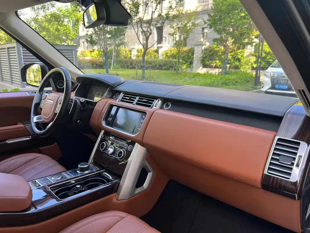 Land Rover Range Rover 2015 — фото 11