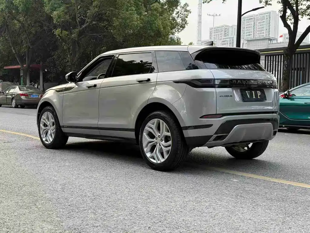 Land Rover Evoque 2023 — фото 5