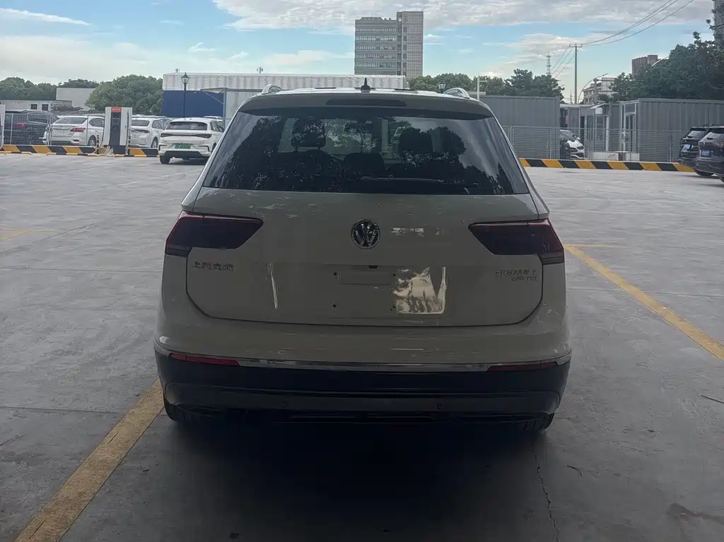Volkswagen Tiguan L 2018 — фото 4