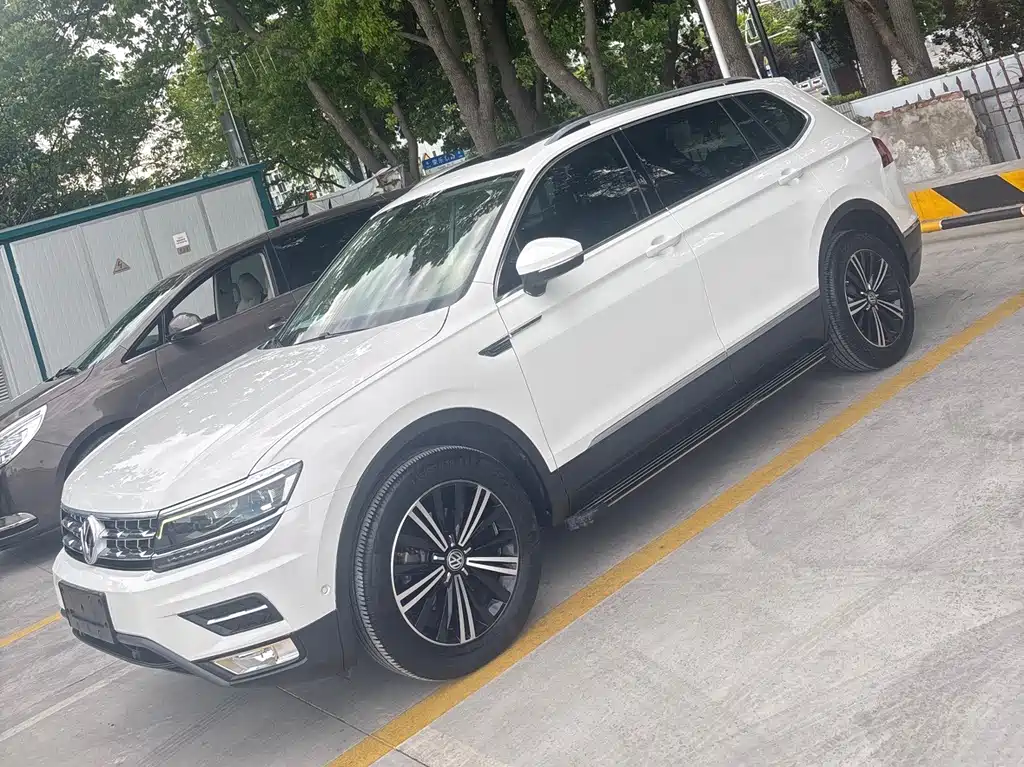 Volkswagen Tiguan L 2018 — фото 2