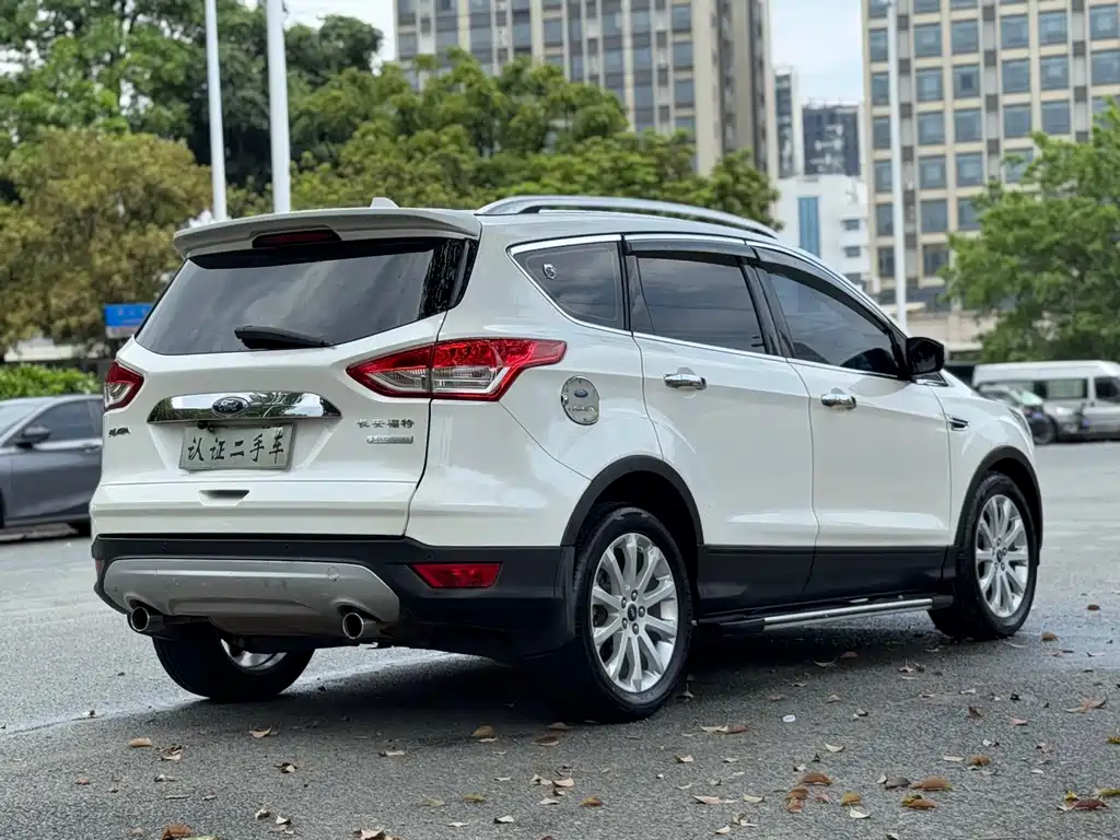 Ford Kuga 2015 — фото 14