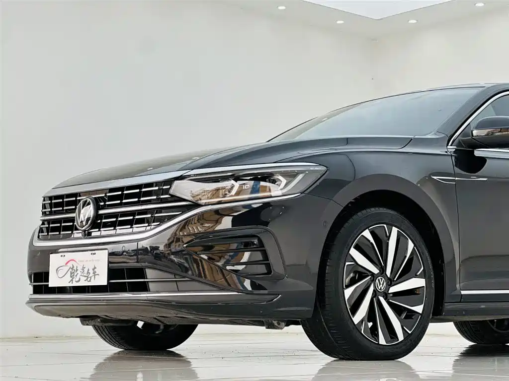 Volkswagen Passat 2023 — фото 8