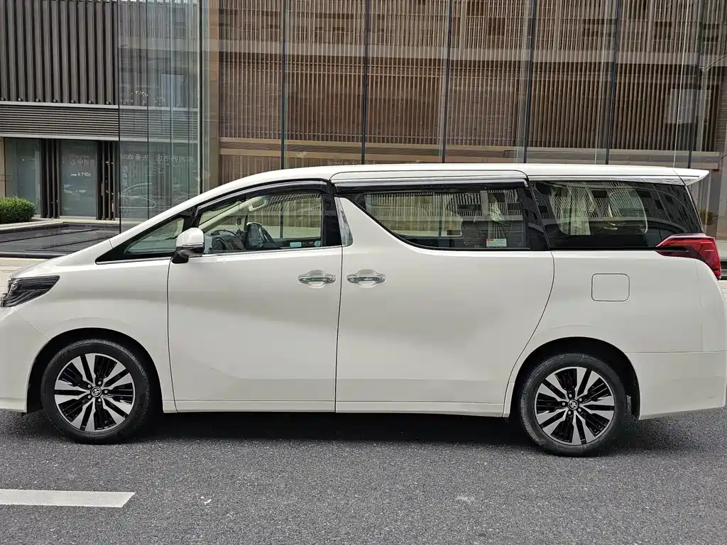 Toyota Alphard 2015 — фото 13